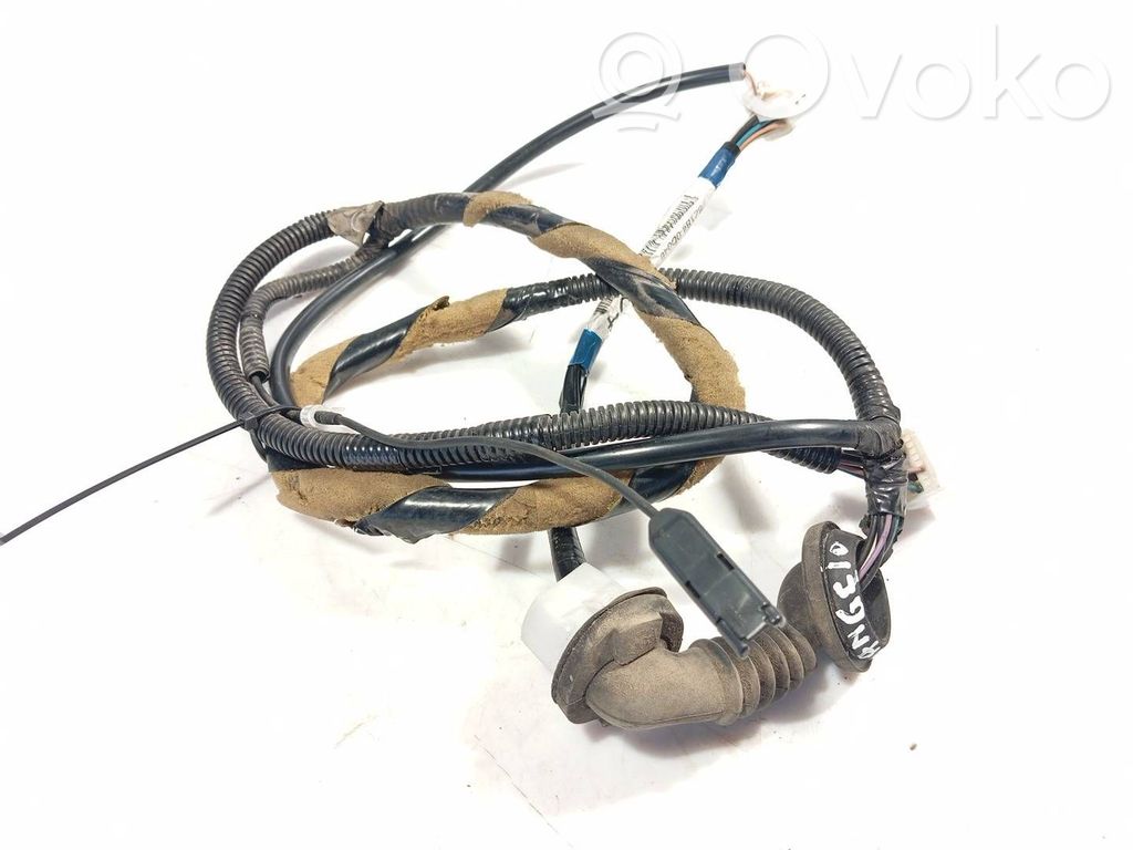 Toyota Yaris Arnés de cableado de la puerta trasera/maletero 