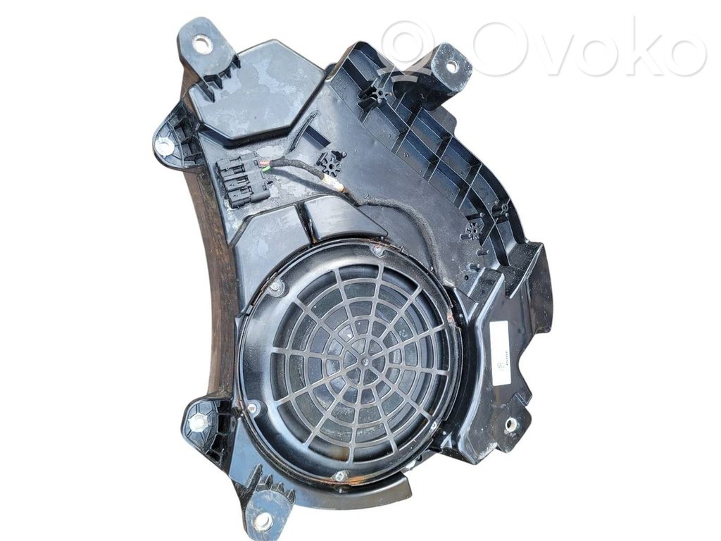 Porsche Cayenne (92A) Subwoofer 