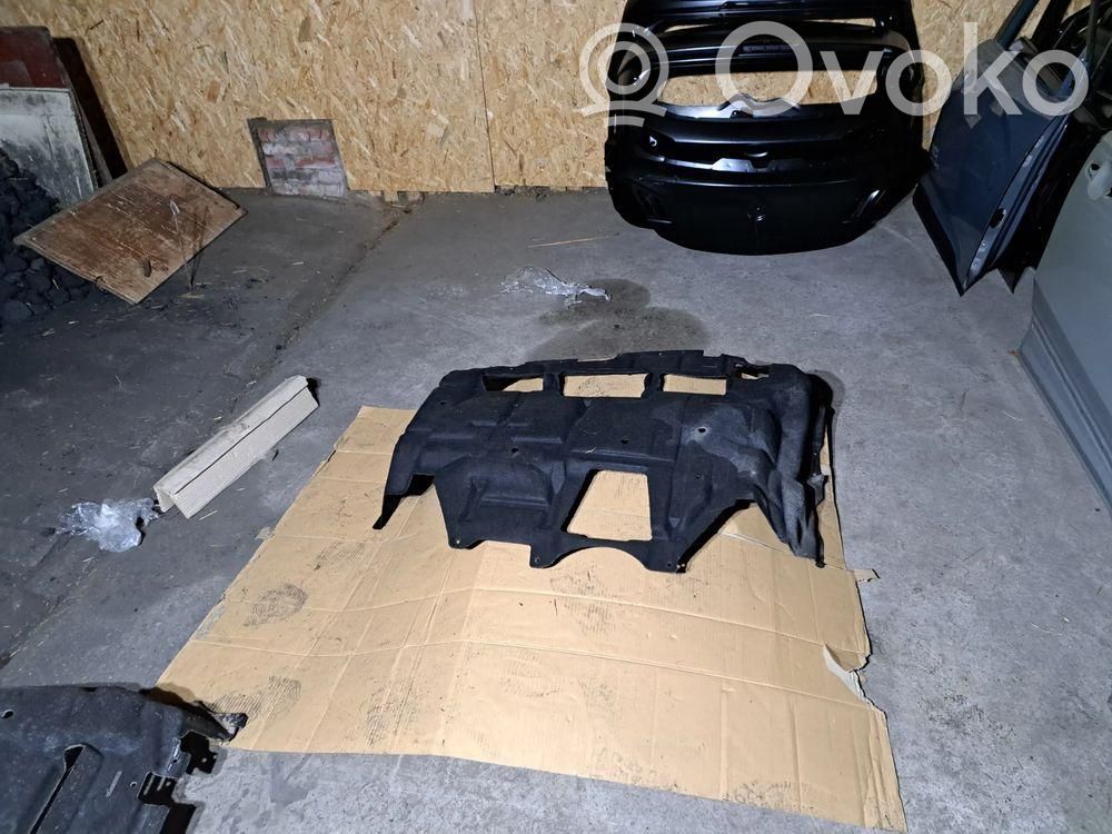 Placa protectora/protector antisalpicaduras motor