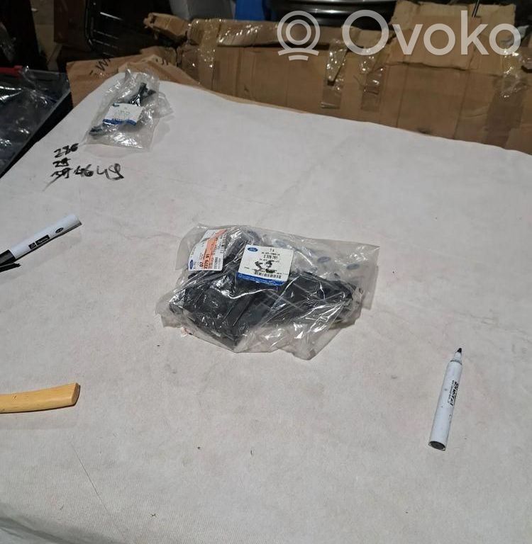 Ford Focus Rear bumper mounting bracket 