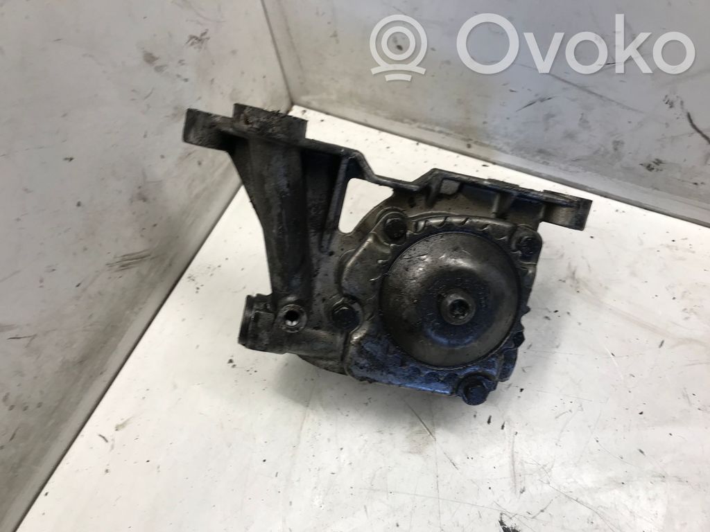 Oil pump   059115105,670815610