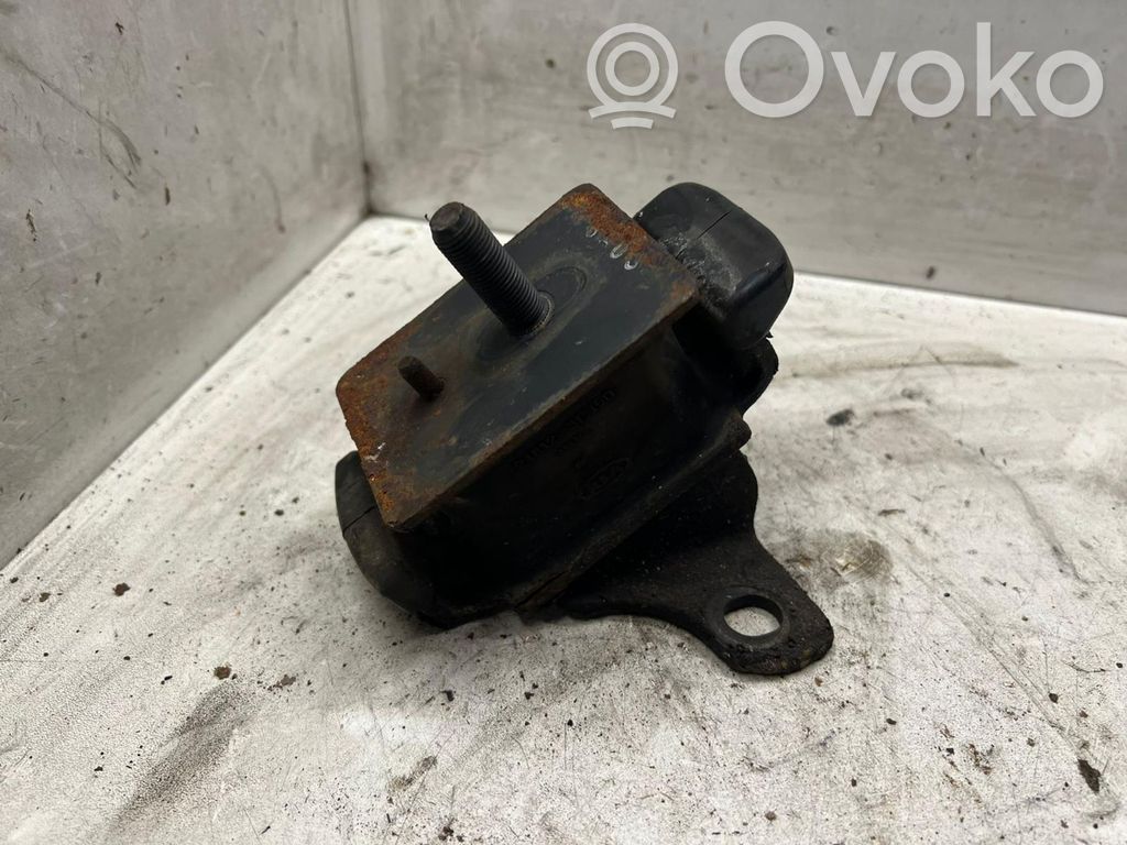 KIA Sorento Engine mount bracket 