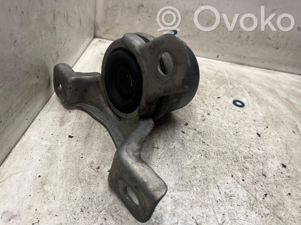 Land Rover Freelander 2 - LR2 Engine mount bracket 