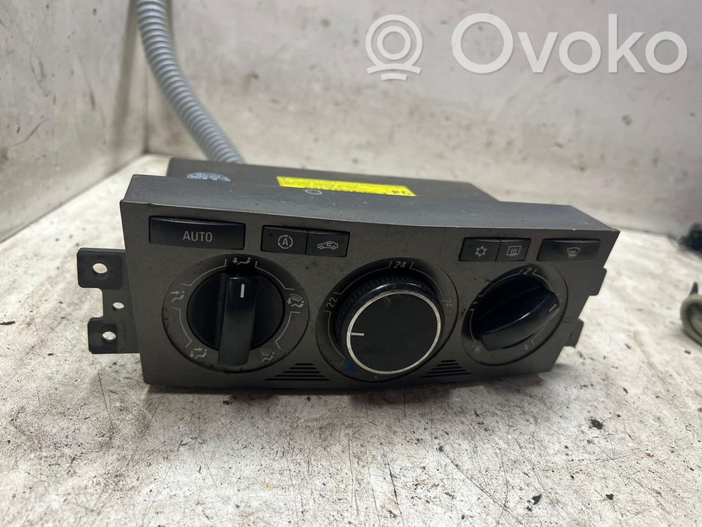 Opel Antara Climate control unit 