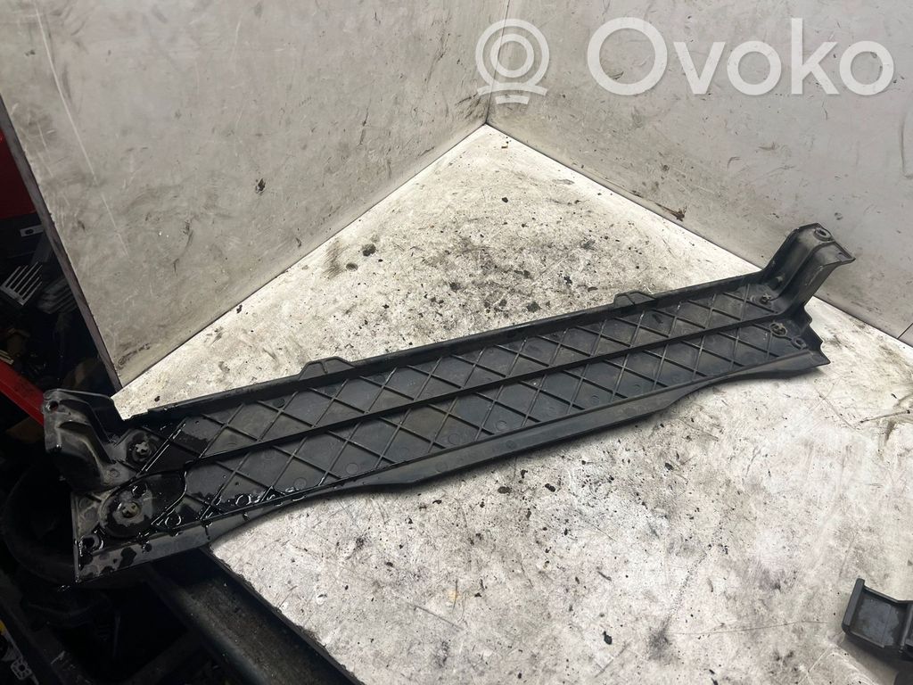 BMW X5 E70 Radiator trim 