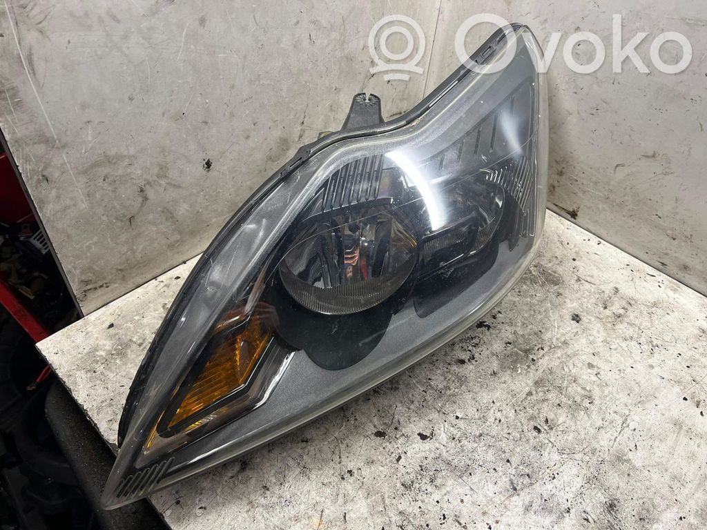 Headlight/headlamp   8M5113W030DF
