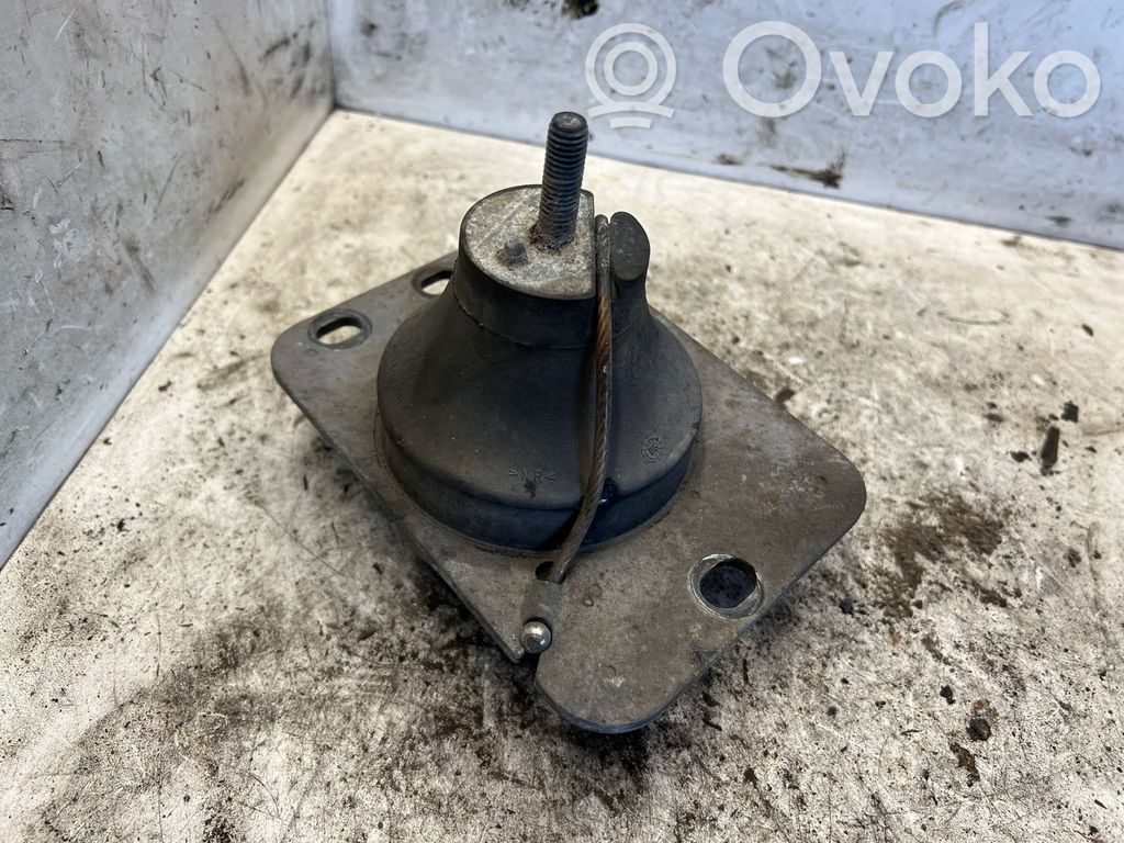 Renault Trafic II (X83) Engine mount bracket 