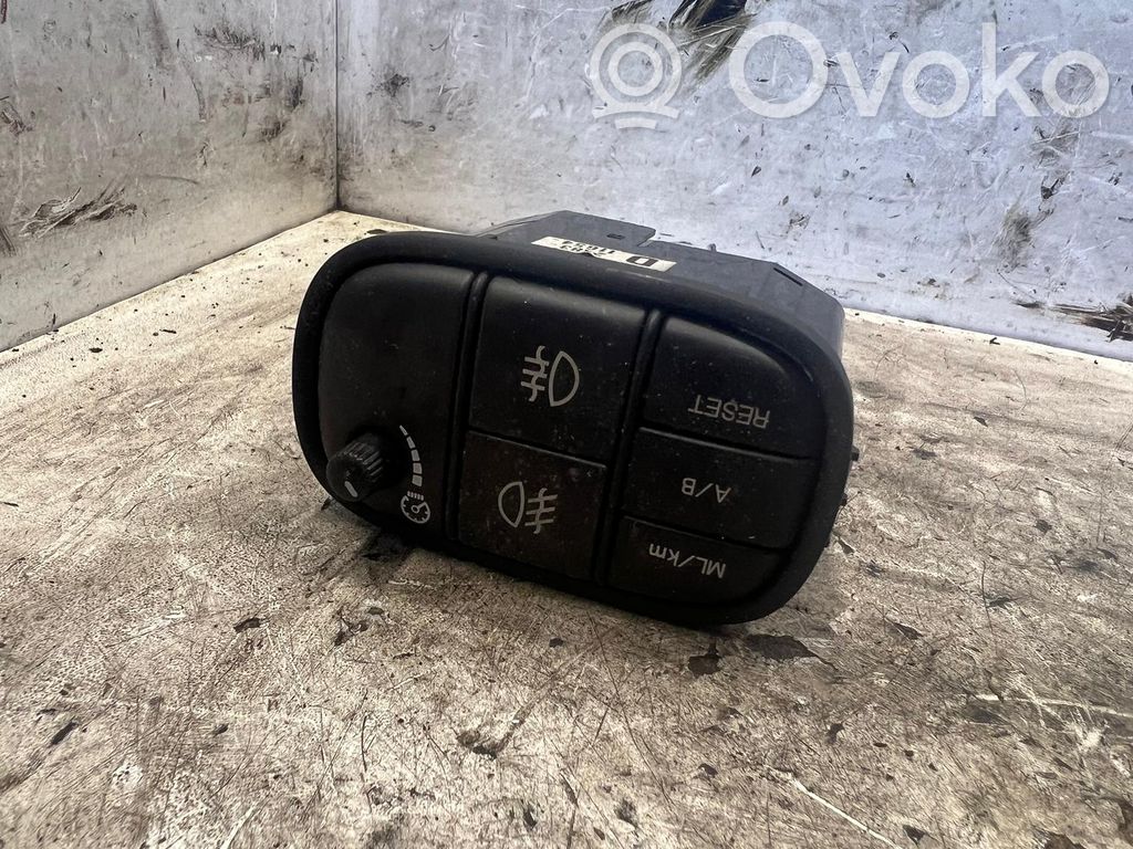 Jaguar S-Type Fog light switch 