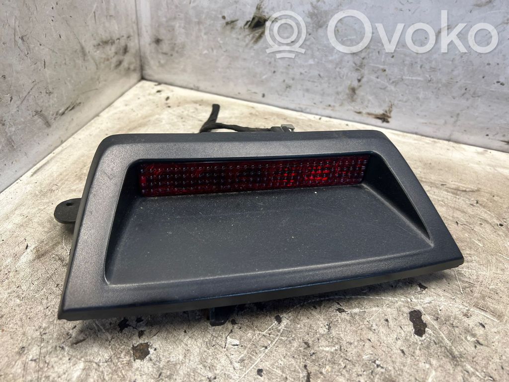 Chrysler 300 - 300C Third/center stoplight 