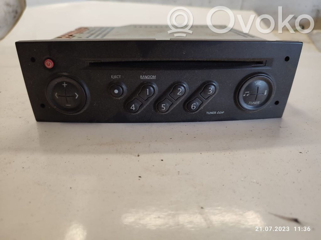 Renault Megane II Panel / Radioodtwarzacz CD/DVD/GPS 