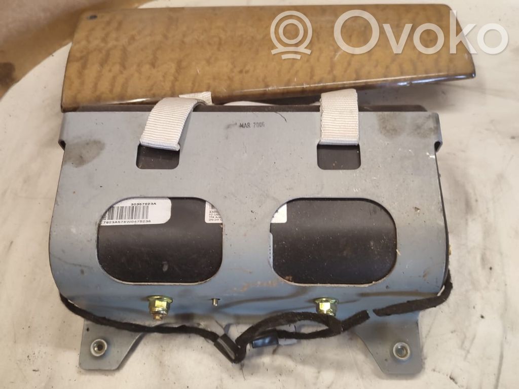 Jaguar S-Type Passenger airbag 