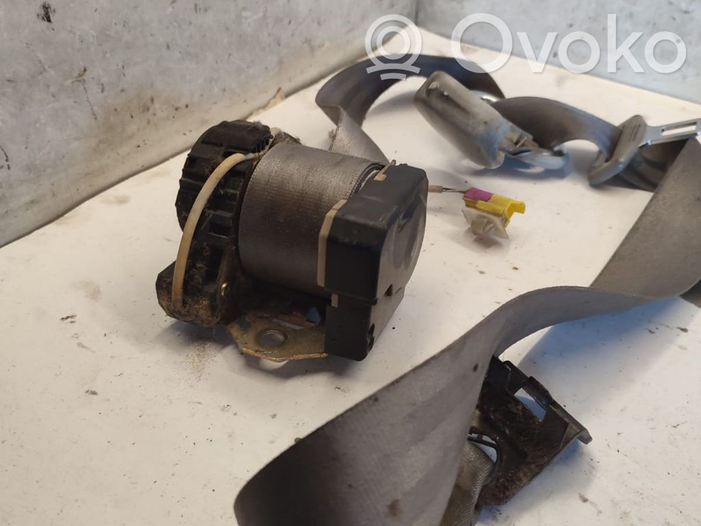 Volkswagen Golf IV Cinturón delantero 