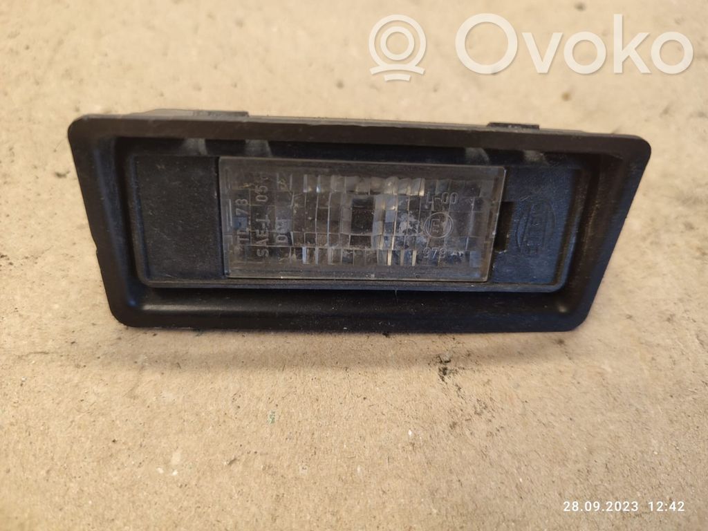 Peugeot 407 Number plate light 