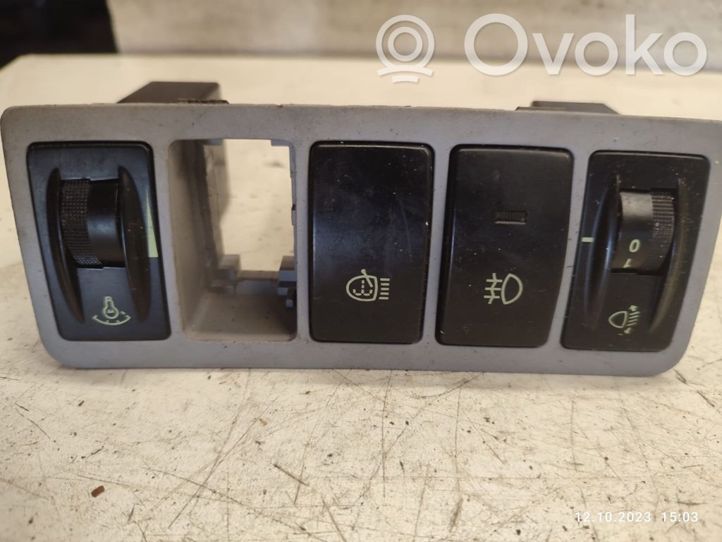Hyundai Sonata Light switch 
