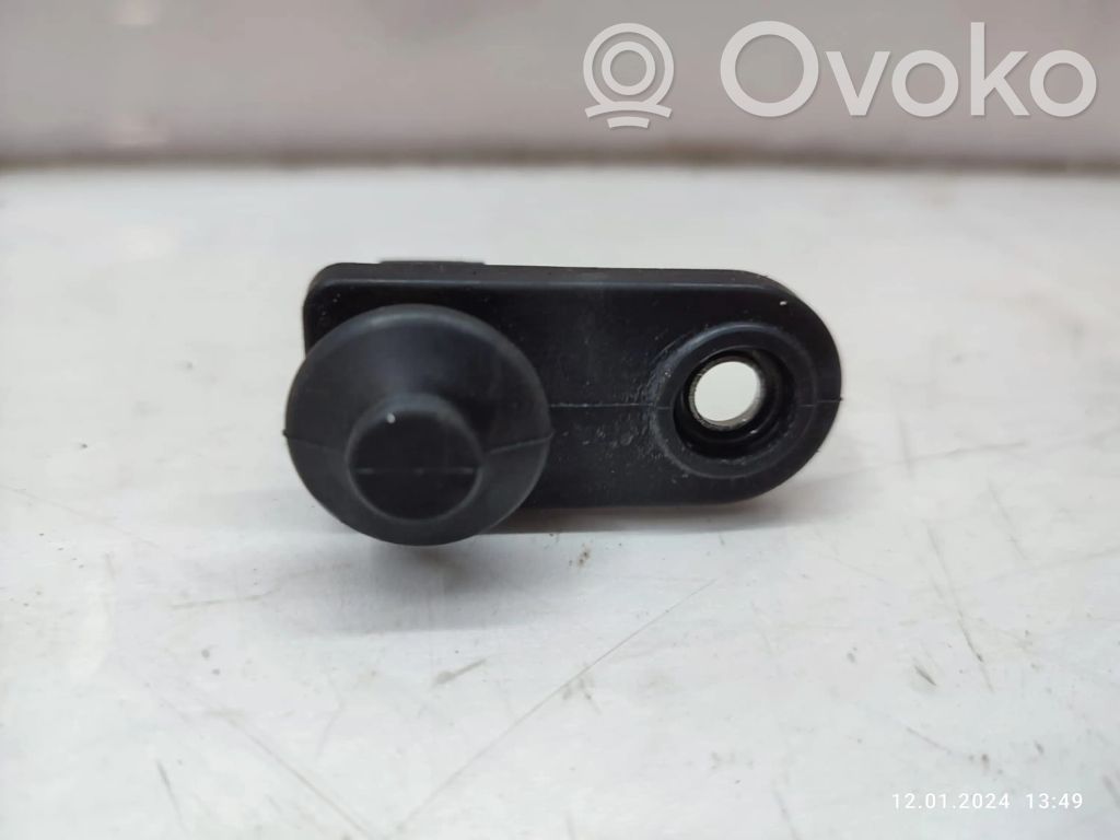KIA Sportage Front door sensor 