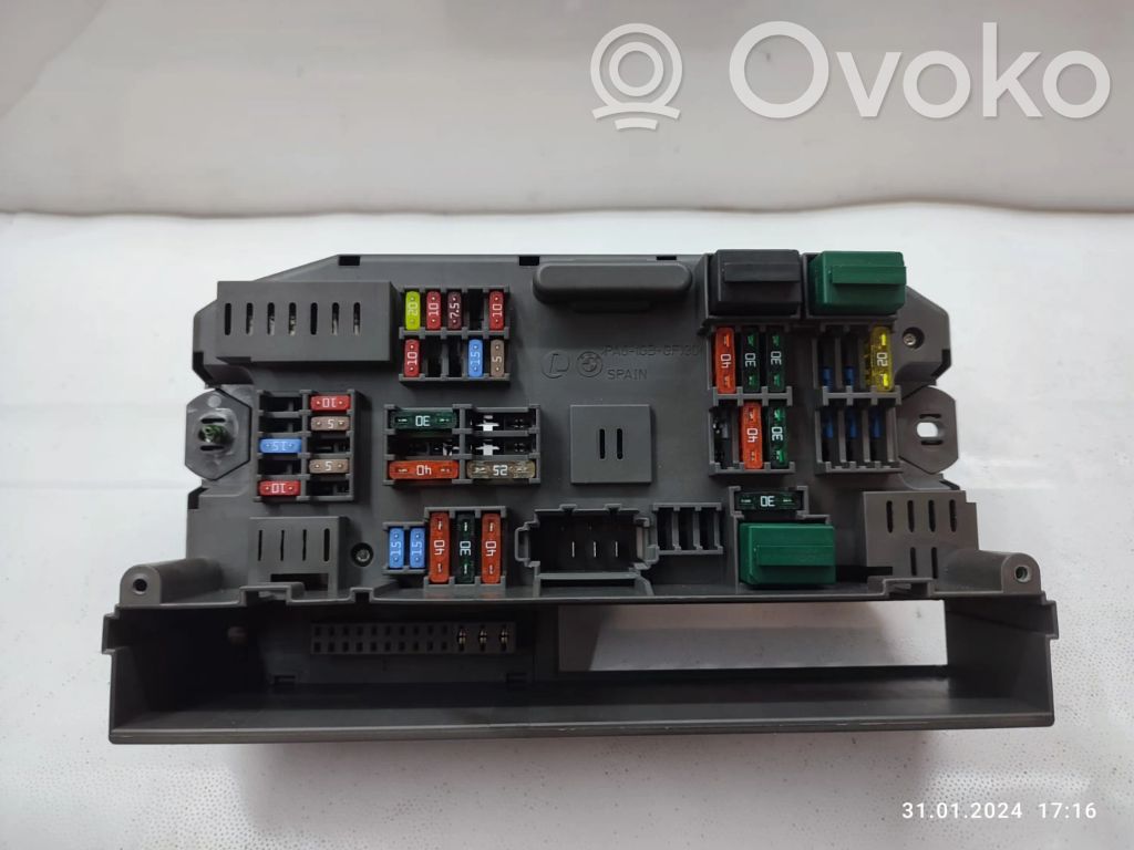 BMW X5 E70 Fuse module 