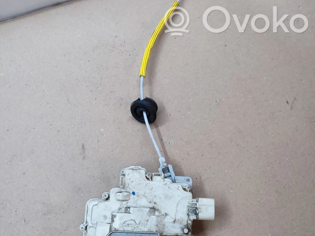 Audi A4 S4 B7 8E 8H Takaoven lukko 