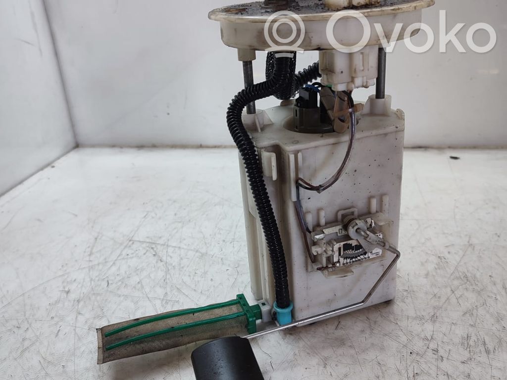KIA Carens II Bomba interna de combustible 