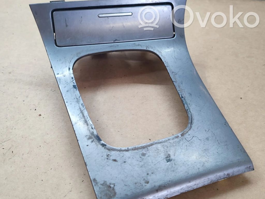 Subaru Legacy Aschenbecher 