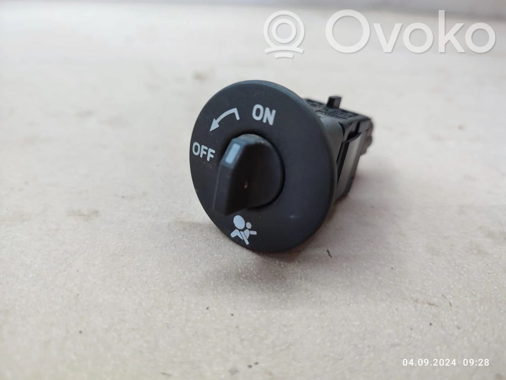Renault Megane II Passenger airbag on/off switch 