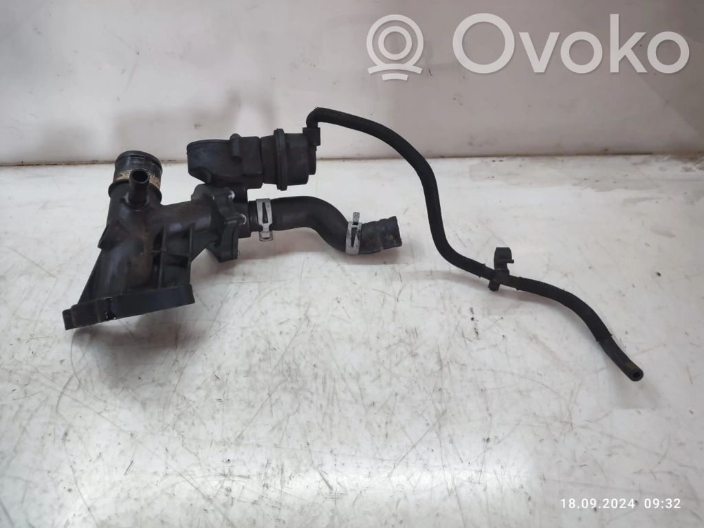Nissan X-Trail T32 Termostat / Obudowa termostatu 