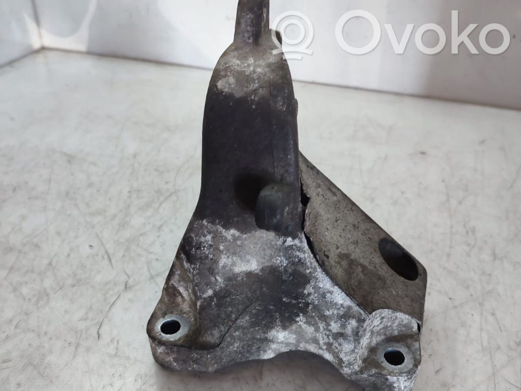 BMW X3 E83 Engine mounting bracket 