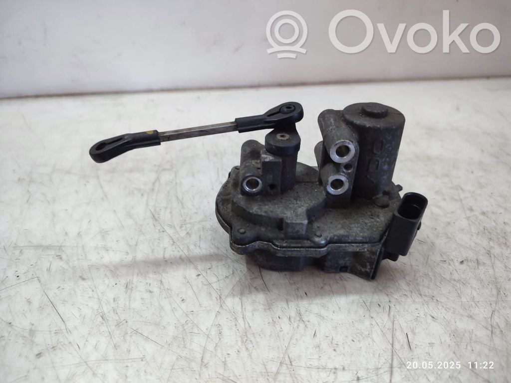 Audi A6 S6 C6 4F Activador/motor del colector de admisión 