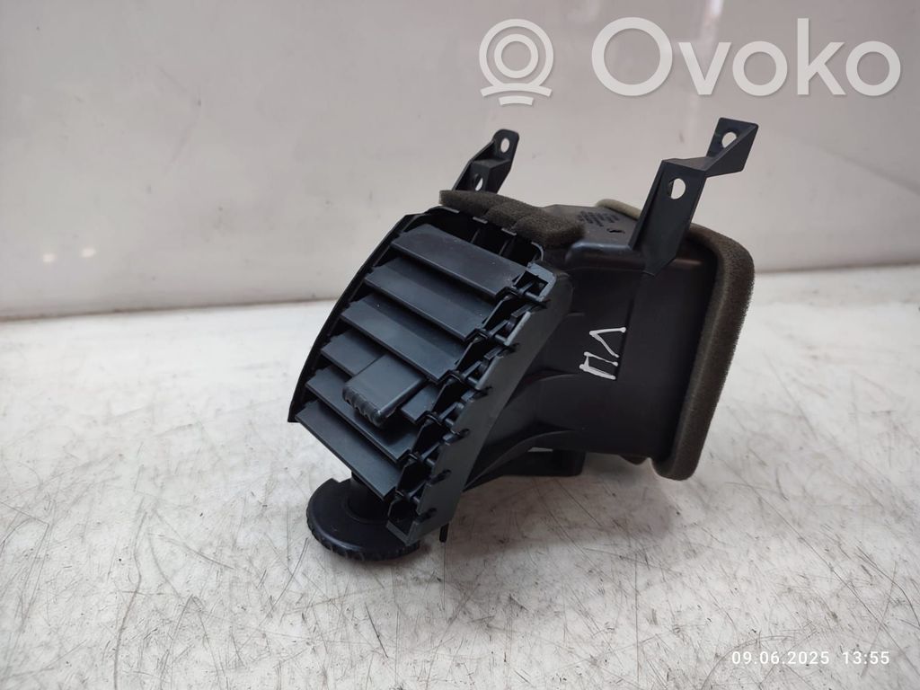 Mitsubishi L200 Grilă ventilație/ramă laterală bord 
