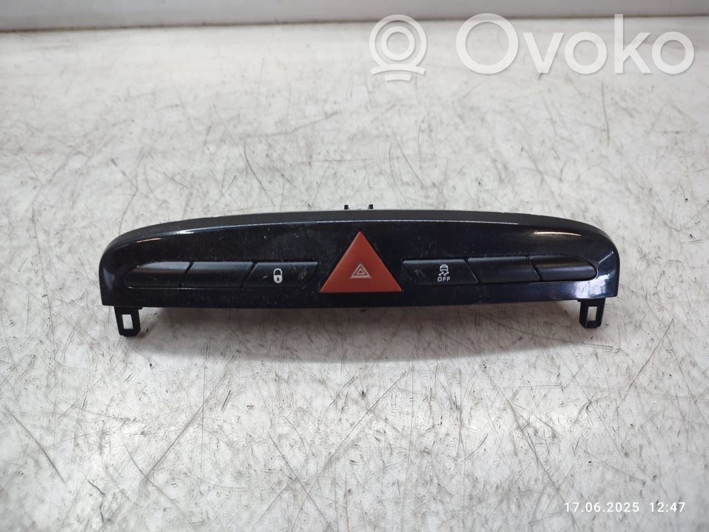 Peugeot 308 SW  Botón interruptor de luz de peligro 