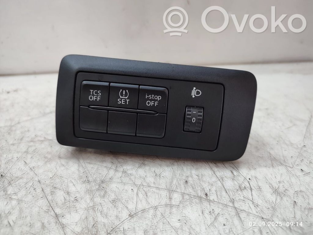 Headlight level height control switch   KD7766170