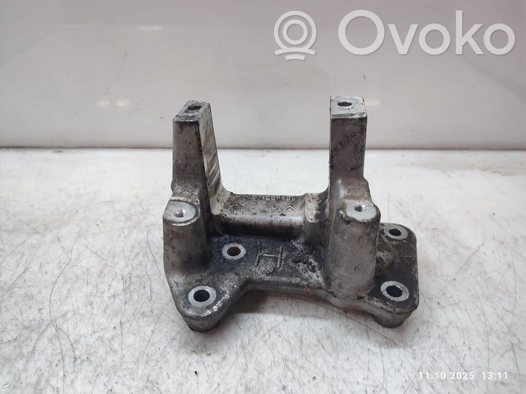Peugeot 508 RXH Gearbox mounting bracket 