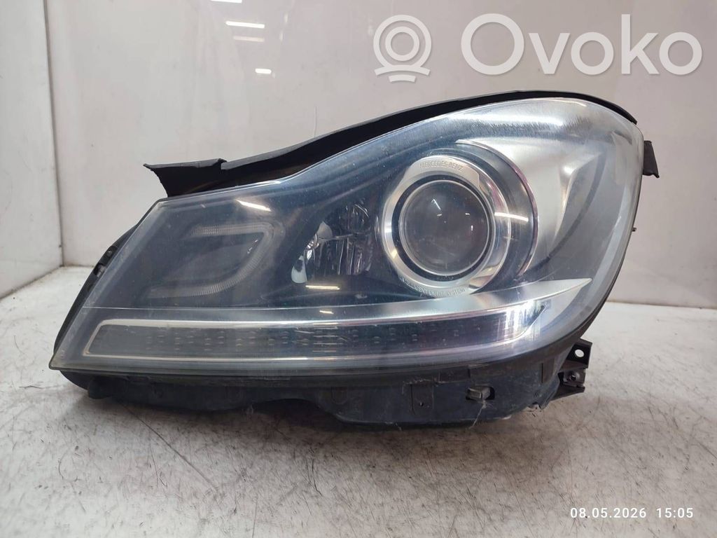 Mercedes-Benz C W204 Lampa przednia 