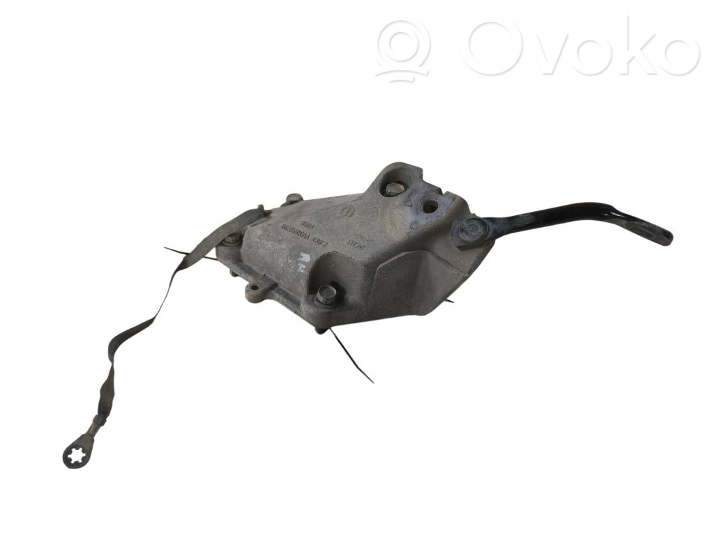 Jeep Grand Cherokee Engine mounting bracket 