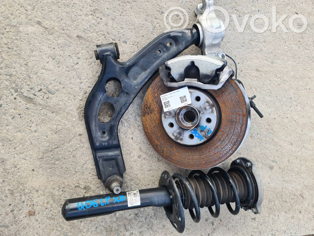 BMW 2 Active Tourer U06 Priekšējā riteņa rumbas vārpstas šarnīrs (stupica, capfa) 