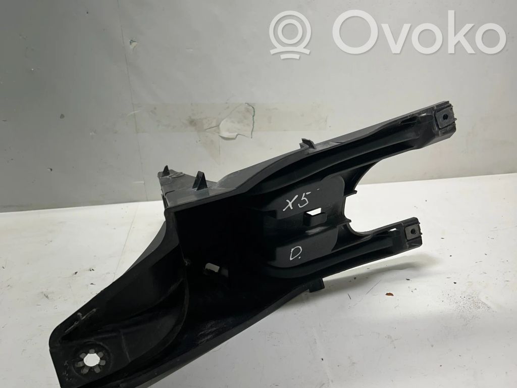 Headlight/headlamp mounting bracket