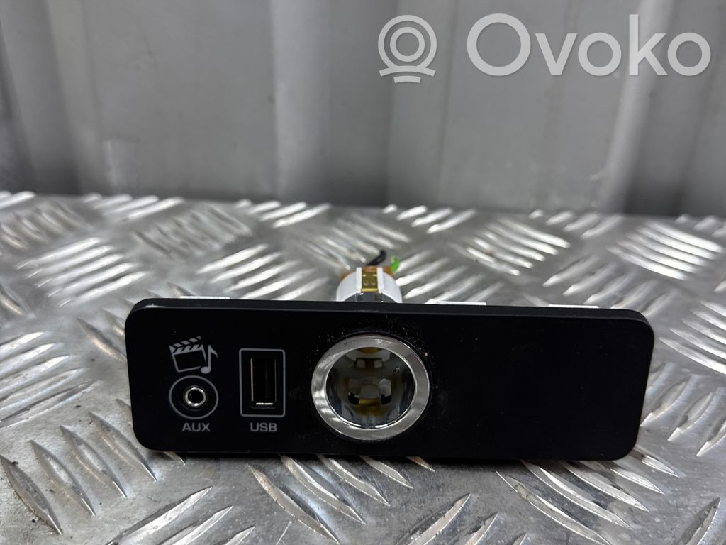 Land Rover Range Rover L405 USB socket connector 
