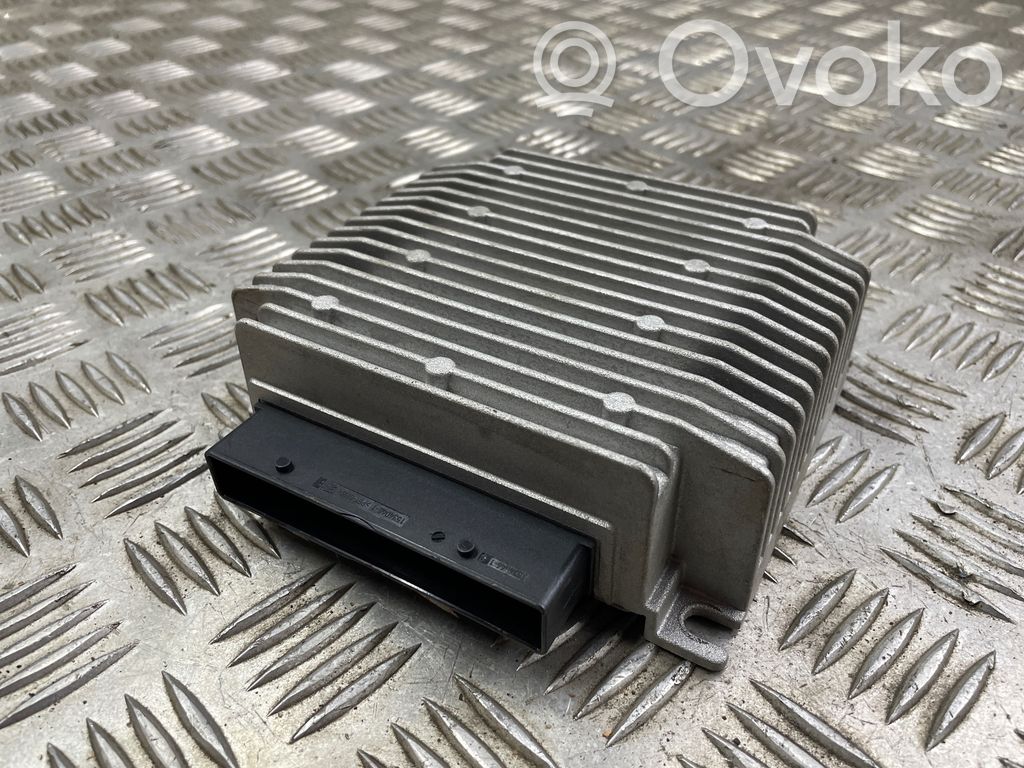 Tesla Model S Garso stiprintuvas 