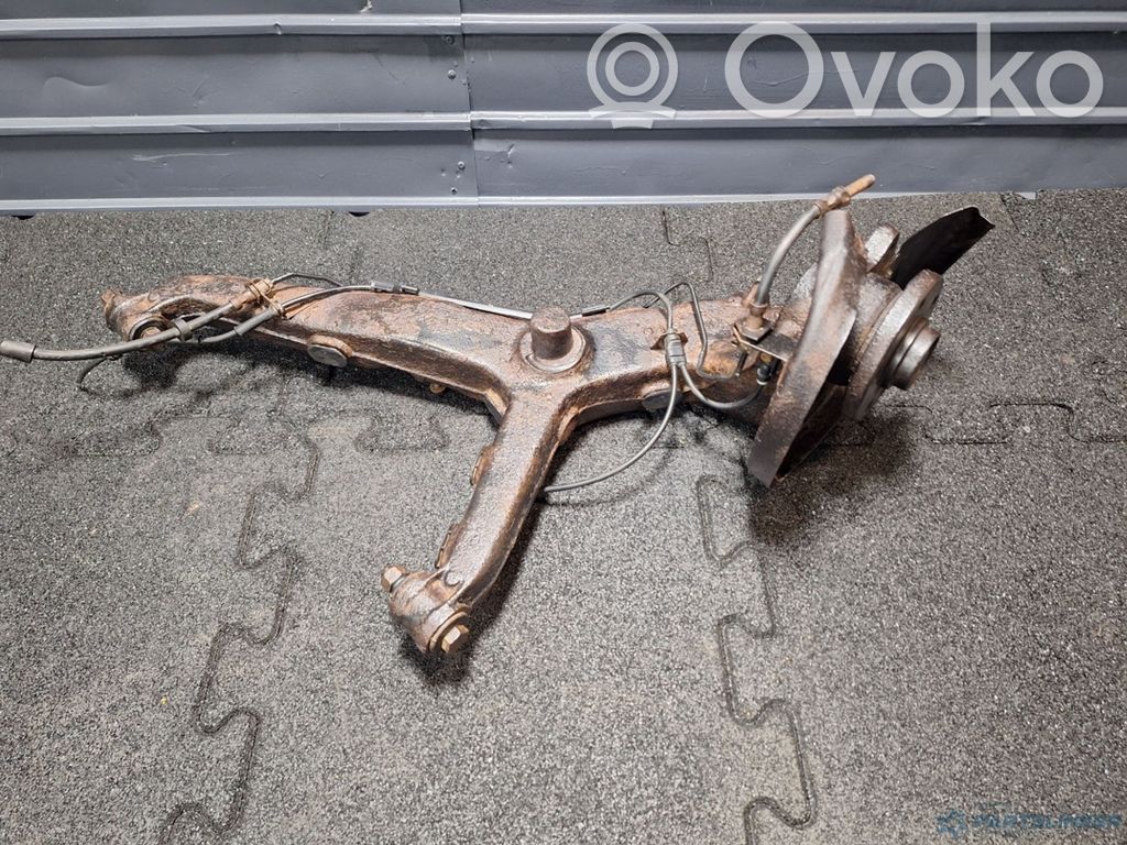Volkswagen Sharan Передний поворотный кулак (ступица, цапфа) 
