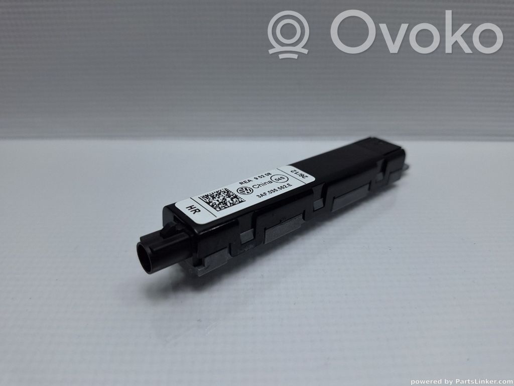 Volkswagen PASSAT B7 Amplificatore antenna 