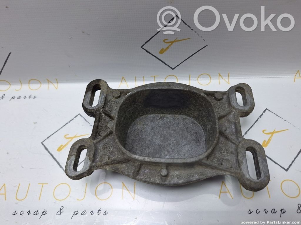 Audi A6 S6 C6 4F Engine mount bracket 