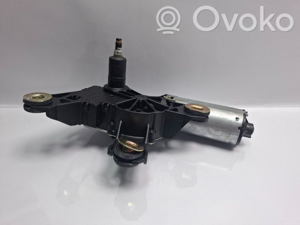 Volkswagen PASSAT B5.5 Silniczek wycieraczki szyby tylnej 