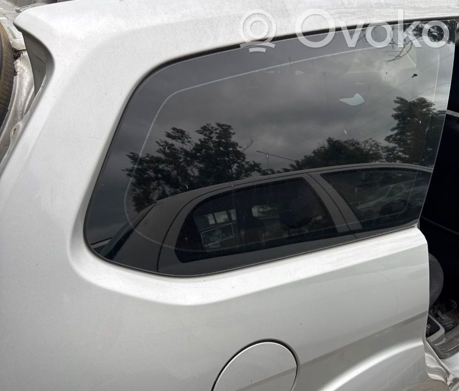 Front triangle window/glass
