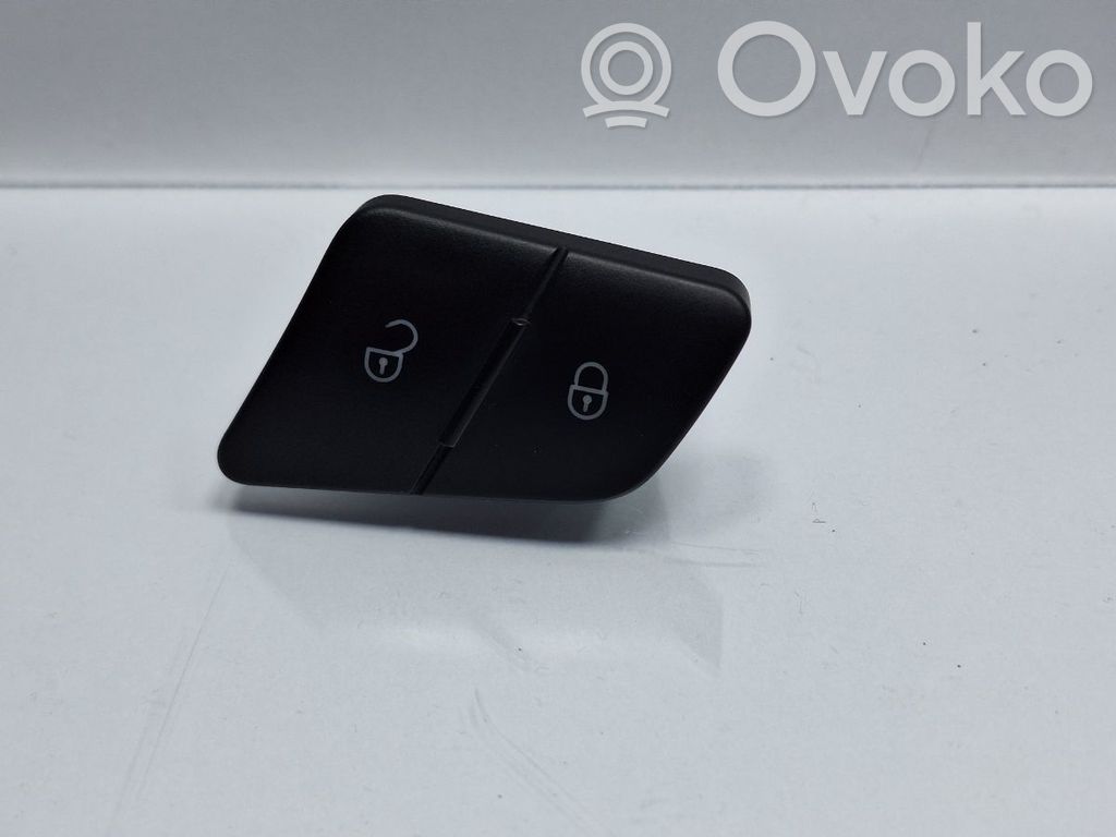 Volkswagen PASSAT B6 Central locking relay 