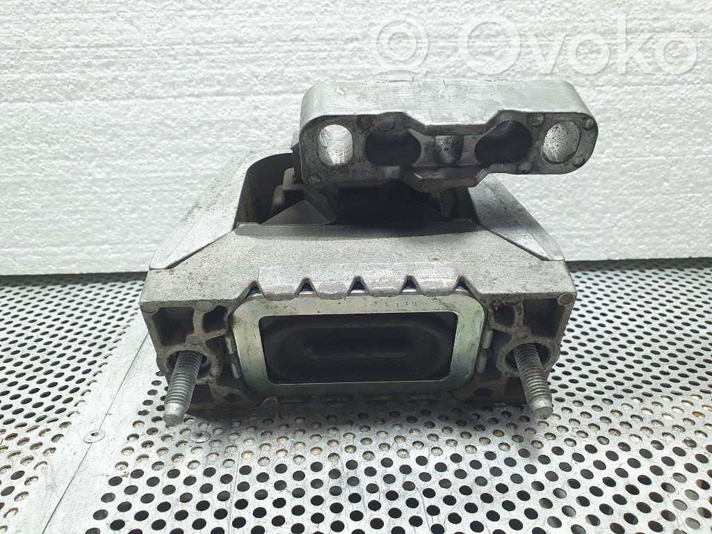 Skoda Octavia Mk2 (1Z) Engine mount bracket 