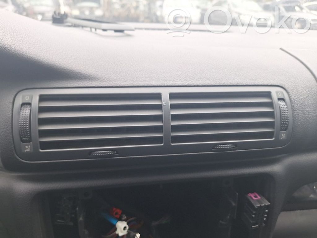 Volkswagen PASSAT B5.5 Dash center air vent grill 