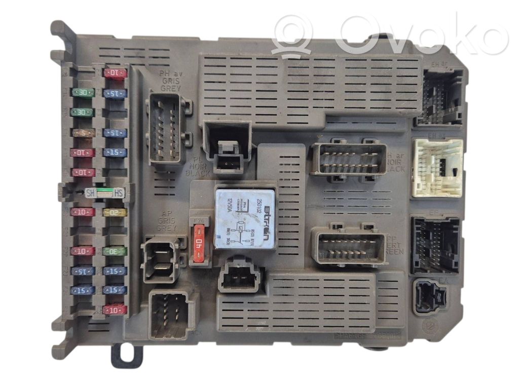 Citroen C5 Fuse module 