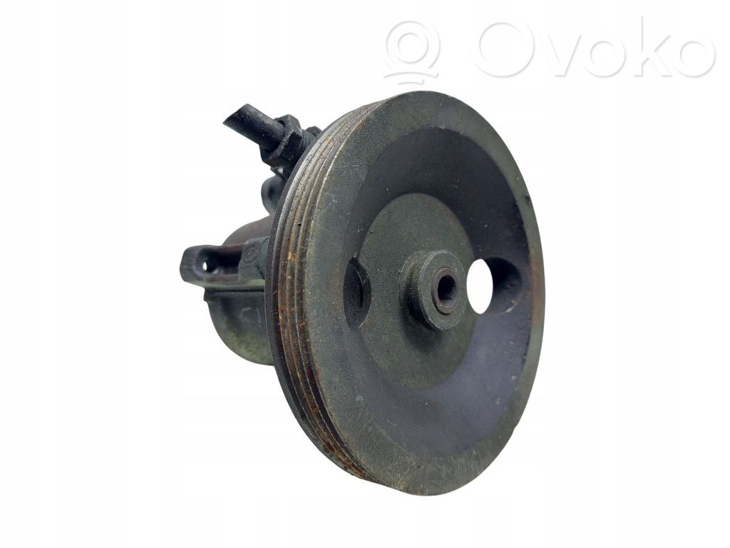 Renault Clio I Power steering pump 