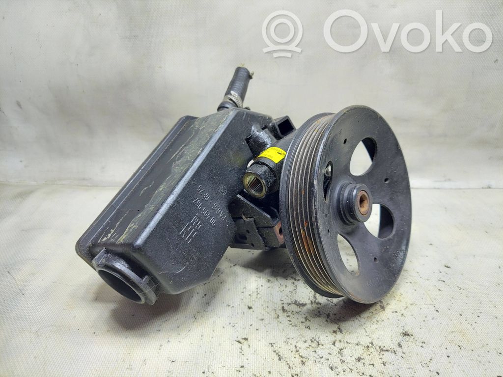 Opel Vectra B Ohjaustehostimen pumppu 