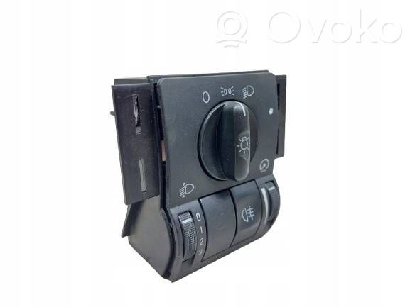 Light switch   09114384