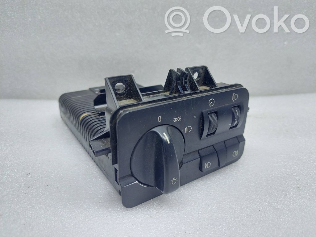 Light switch   6919828,037239061,0107927